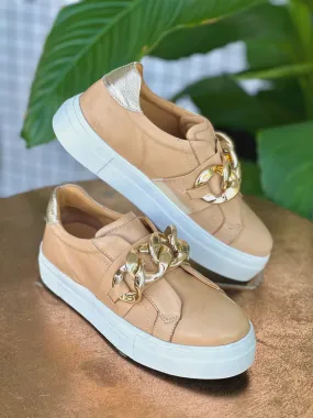 Arella Sneaker