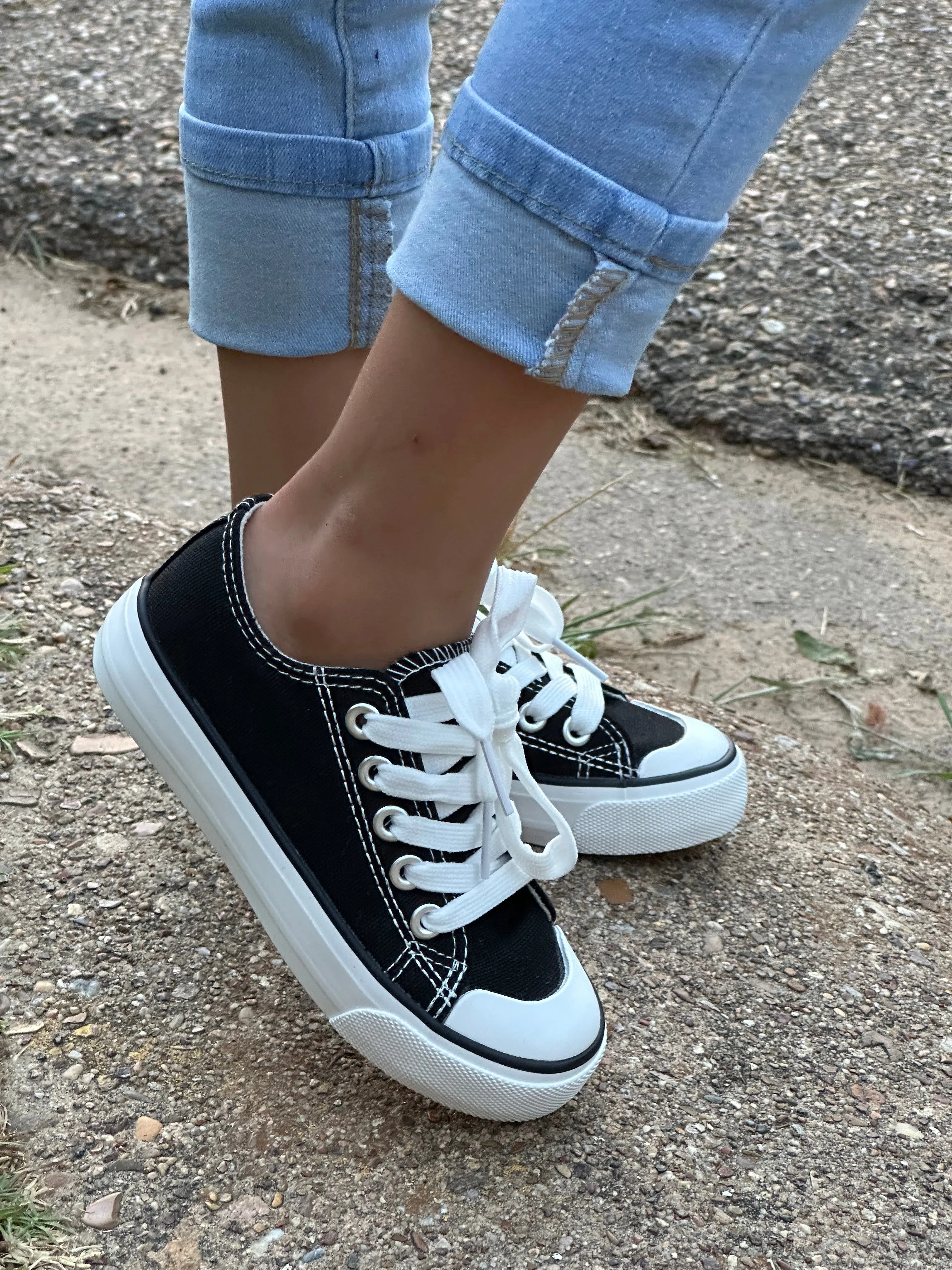 Girls Shoes/Black-Classic-01K