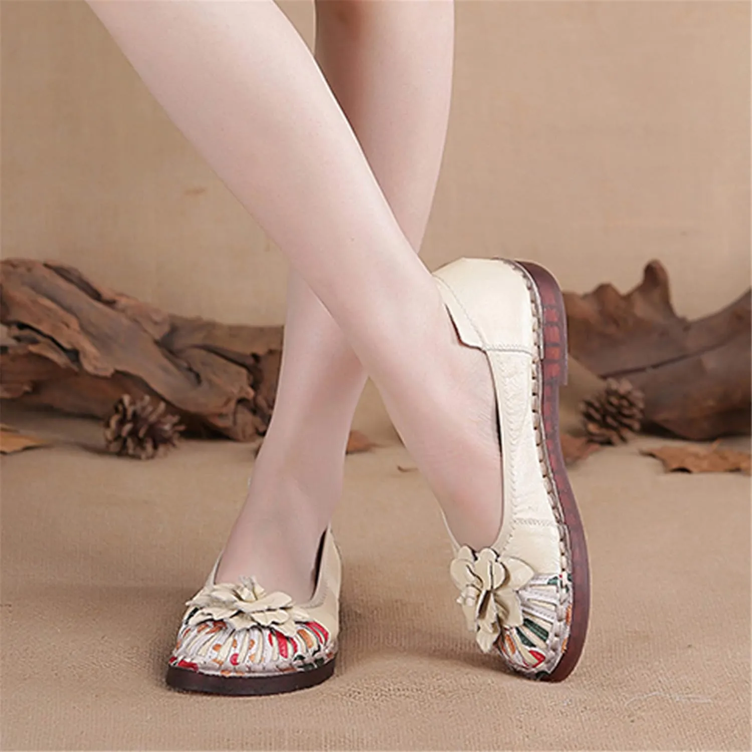 Hee grand Women's Slip on Flats,Breathable Comfort Soft Walking Shoes Anti-Slip Driving Shoes Big Size