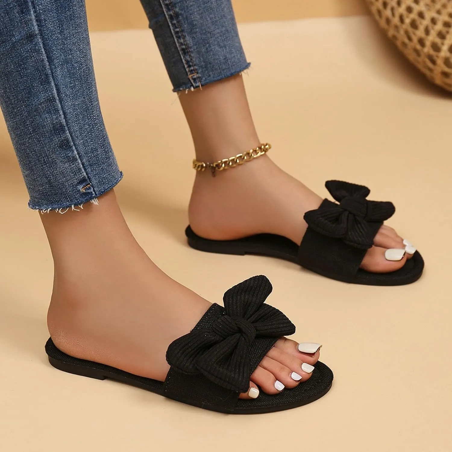 Women's Flat Slippers Summer Comfortable Soft Indoor Slide Slippers With Bow 2025 Trendy Cute Solid Open Toe Sandals